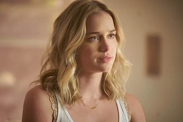 elizabeth-lail-netflix