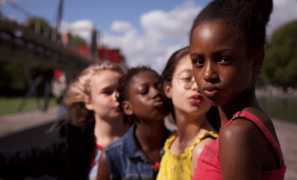 Mignonnes (Cuties) : une pétition réclame le retrait du film français de Maïmouna Doucouré sur Netflix