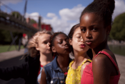 capture decran 2020 08 20 a 17 34 55 - Mignonnes (Cuties) : une pétition réclame le retrait du film français de Maïmouna Doucouré sur Netflix