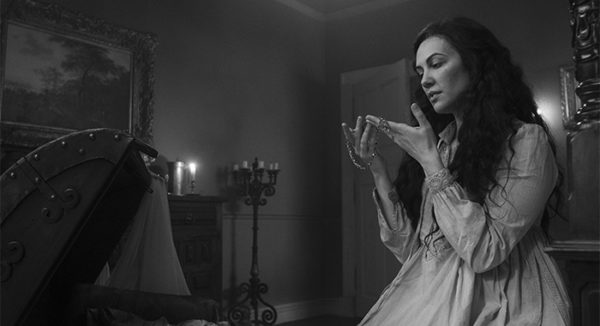 episode 8 haunting of bly manor 600x326 - The Innocents