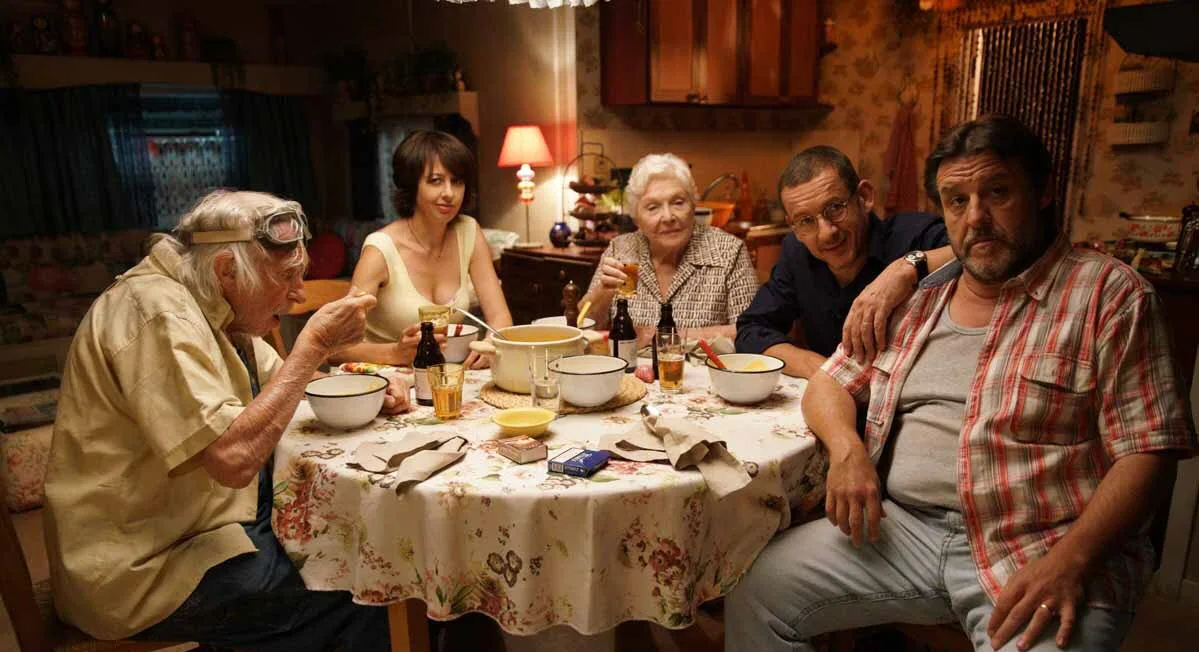 la ch tite famille de dany boon avec pierre richard valerie bonneton guy lecluse et line renaud photo dr 1518897119 jpg - La Ch’tite Famille : le film est-il disponible sur Netflix  ?